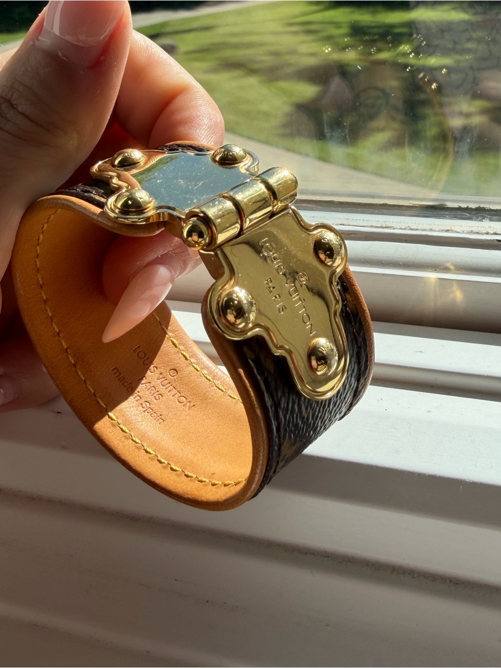 Louis Vuitton Monogram Save It Bracelet Cuff - Picture 11 of 14